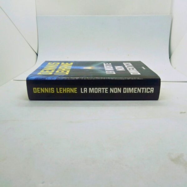 Libro romanzo la morte non dimentica mystic river dennis lehane lato sinistro ( costa)
