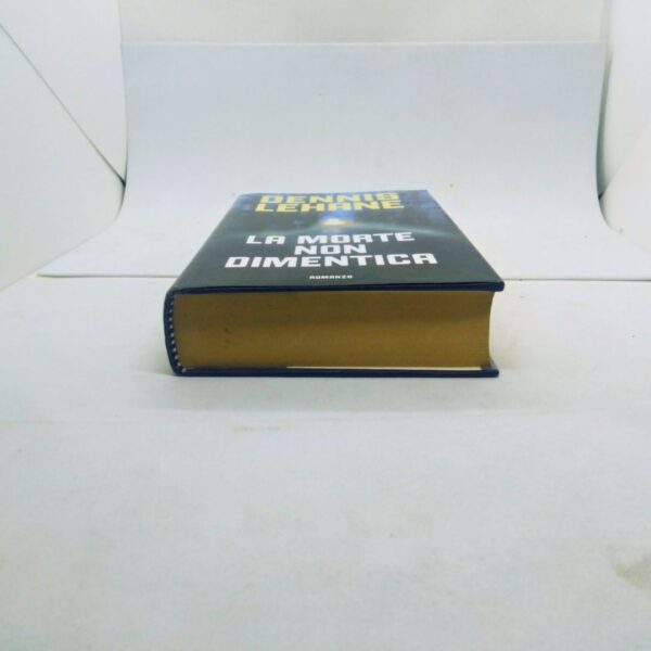 Libro romanzo la morte non dimentica mystic river dennis lehane lato inferiore